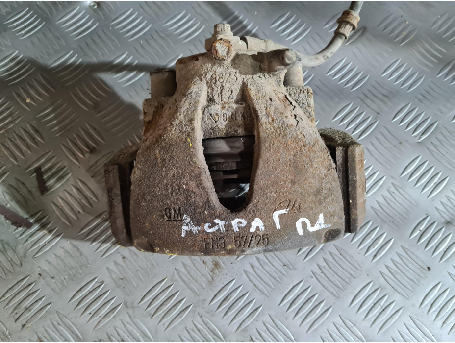 Преден десен спирачен апарат за Opel Astra G 2.0 DTI Преден десен спирачен апарат за Opel Astra G 2.0 DTI