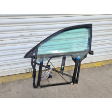 Преден десен стъклоповдигач за Audi A6 C5 2.4 i Automat Sedan