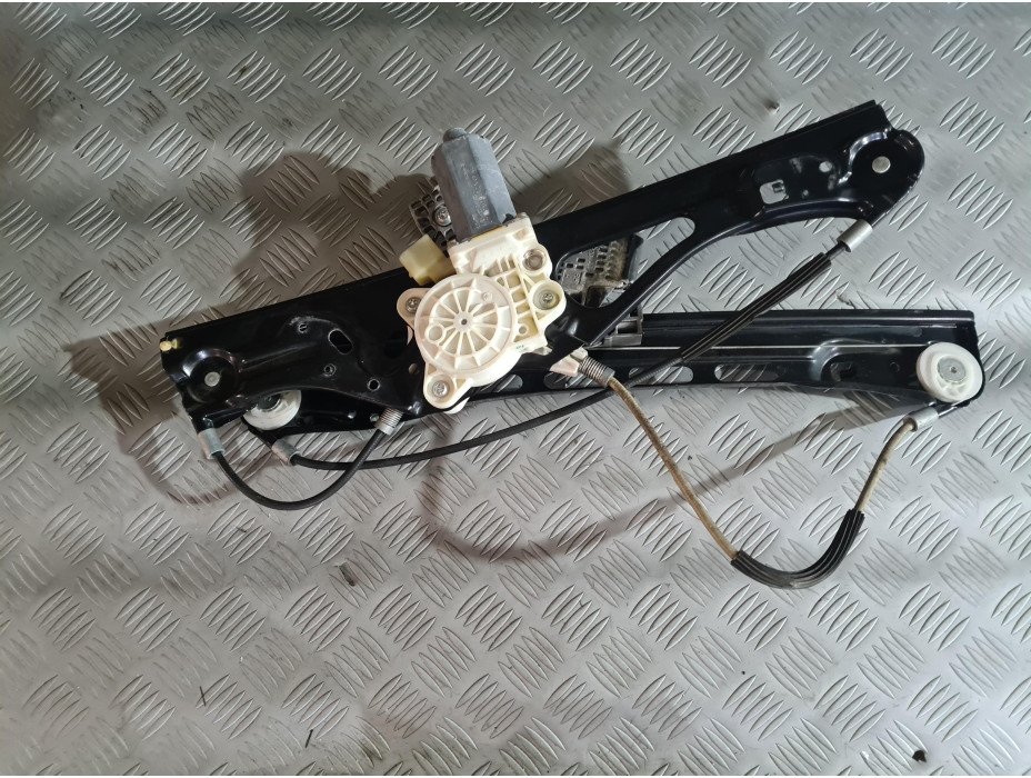 Преден десен стъклоповдигач за Mercedes E Class W 211