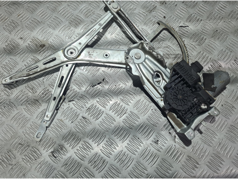 Преден десен стъклоповдигач за Opel Zafira A 2.2 i 147 к.с. Преден десен стъклоповдигач за Opel Zafira A 2.2 i 147 к.с.