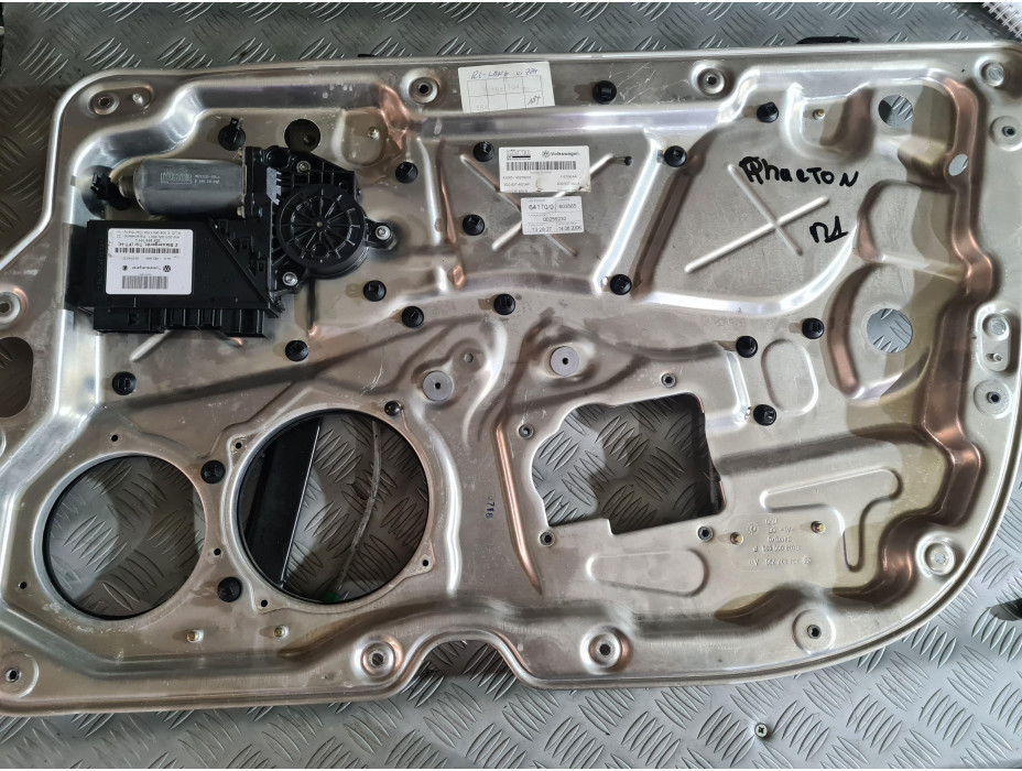 Преден десен стъклоповдигач за VW Phaeton