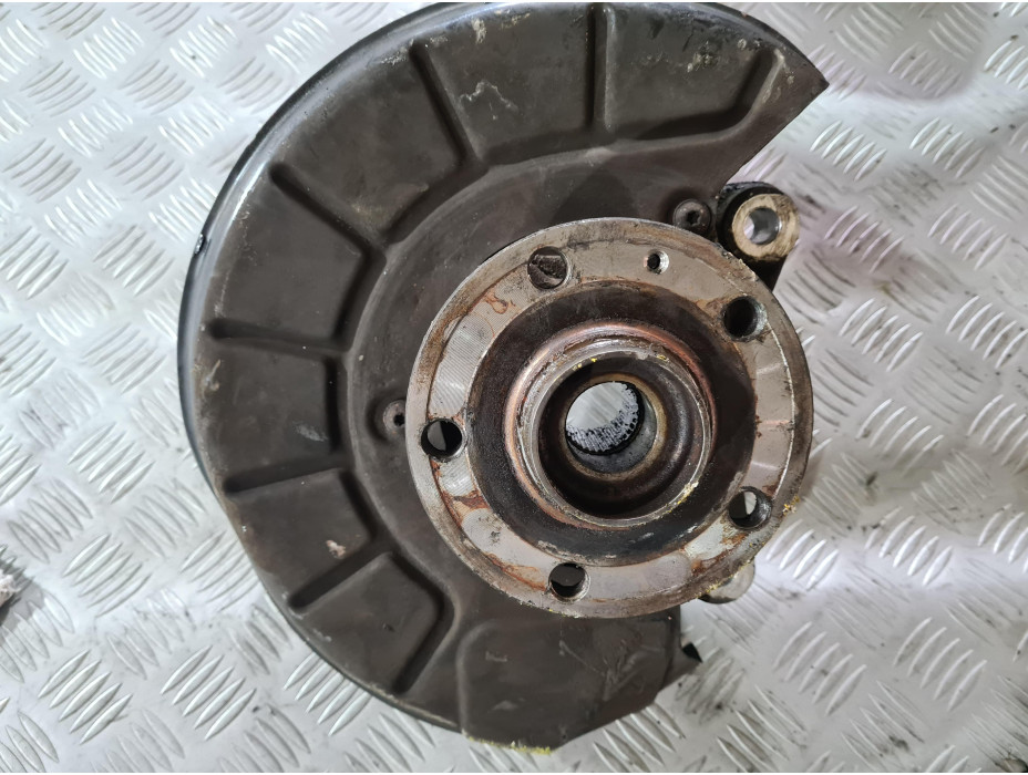 Преден десен шенкел за VW Passat B6 2.0 TDI ВМР Преден десен шенкел за VW Passat B6 2.0 TDI ВМР