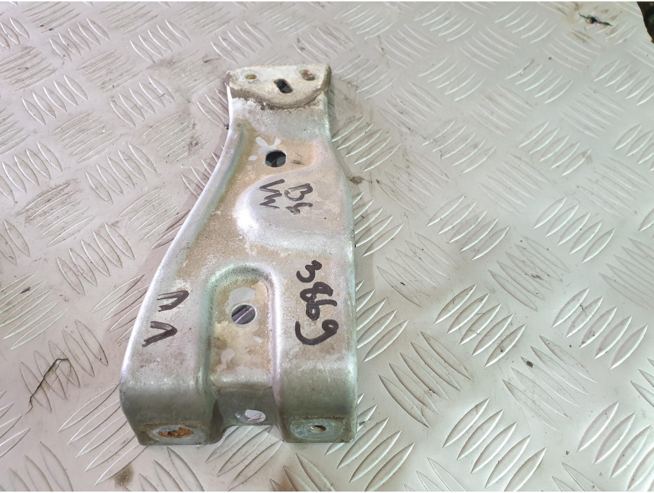 Преден ляв държач за калник за VW Passat B6 2.0 TDI