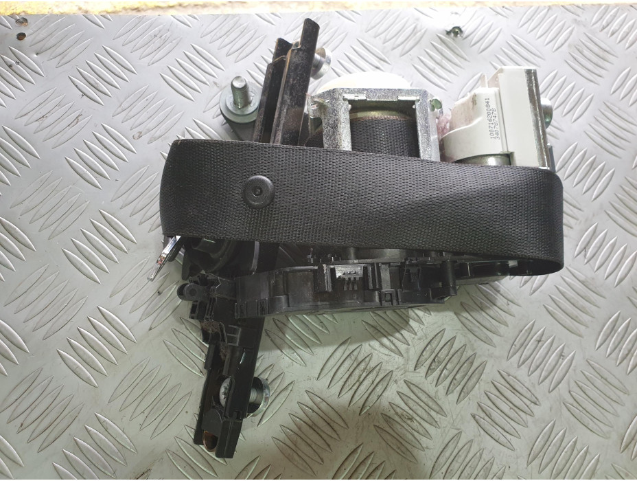 Преден ляв колан за Mercedes S Class W221 Facelift