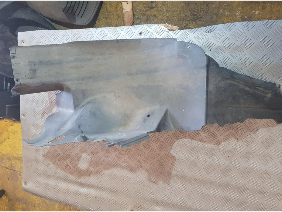 Преден ляв подкалник за Мерцедес А класа W168 / Mercedes A Class W168 Преден ляв подкалник за Мерцедес А класа W168 / Mercedes A Class W168