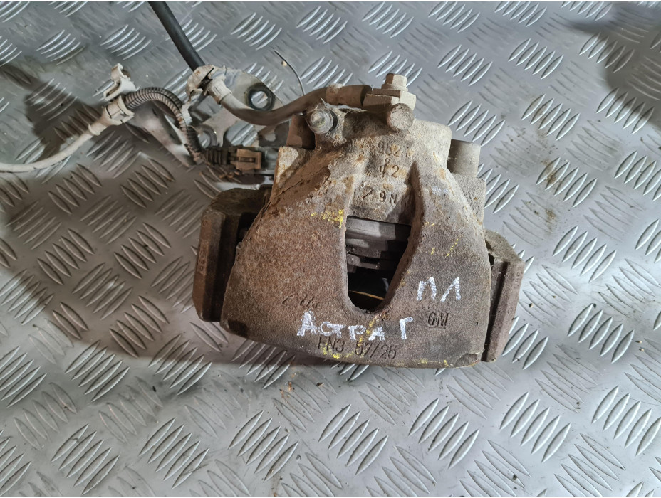 Преден ляв спирачен апарат за Opel Astra G 2.0 DTI