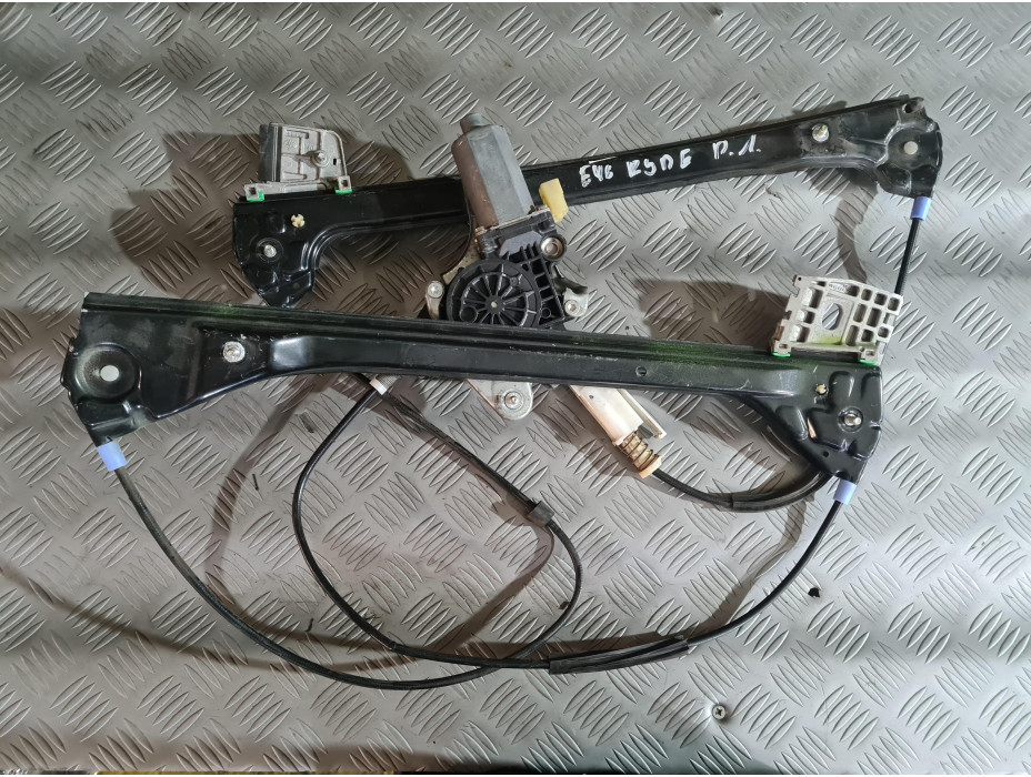 Преден ляв стъклоповдигач за BMW E 46 купе