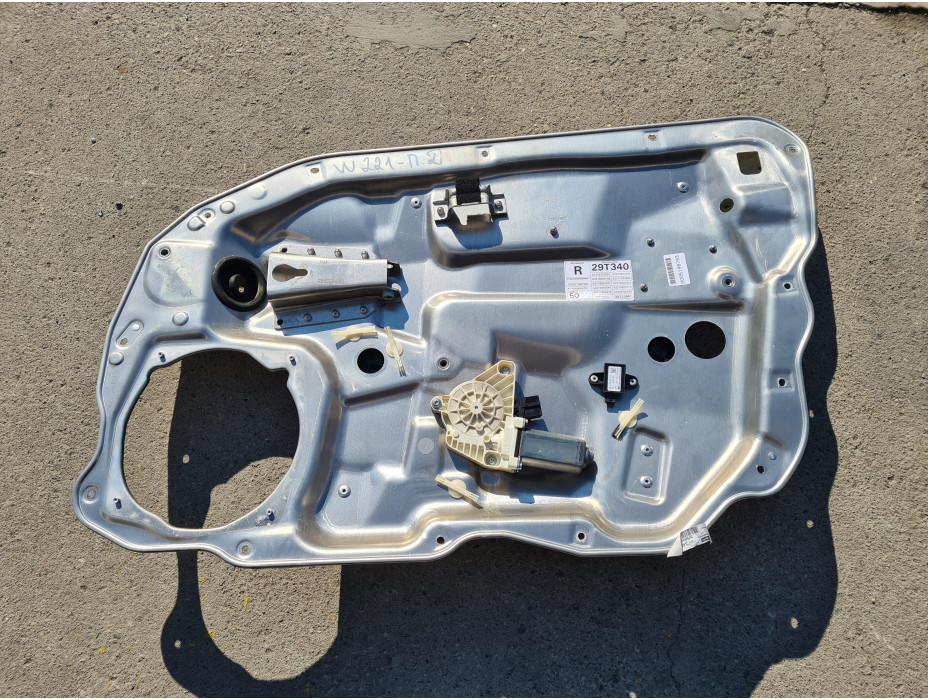 Преден ляв стъклоповдигач за Mercedes S320 CDI W221 Преден ляв стъклоповдигач за Mercedes S320 CDI W221