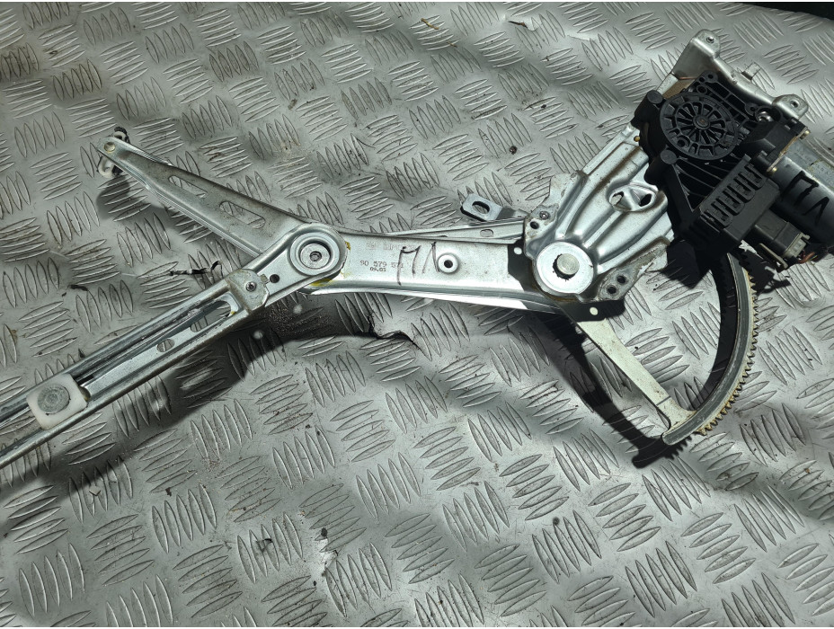 Преден ляв стъклоповдигач за Opel Zafira A 2.2 i 147 к.с. Преден ляв стъклоповдигач за Opel Zafira A 2.2 i 147 к.с.