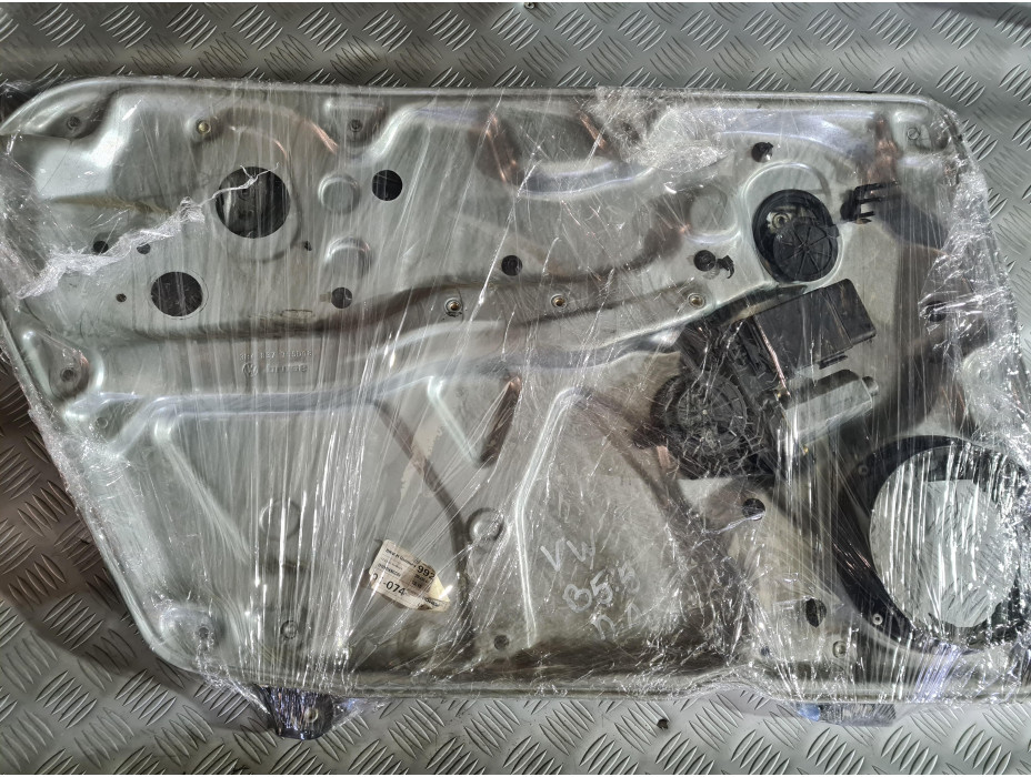 Преден ляв стъклоповдигач за Фолксваген Пасат Б5.5 комби / VW Passat B5.5  2.5 TDI