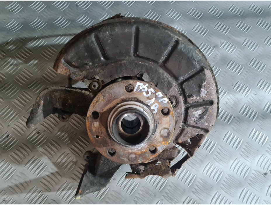 Преден ляв шенкел за VW Golf 5 1.6FSI