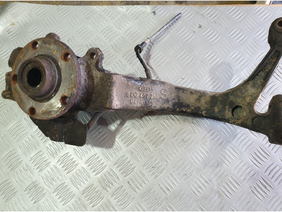 Преден ляв шенкел за VW Passat B5 1.8 T комби