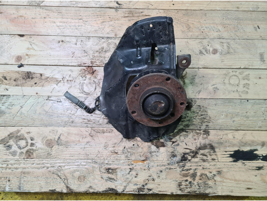 Преден ляв шенкел за БМВ 320д Е46 / BMW 320d E46