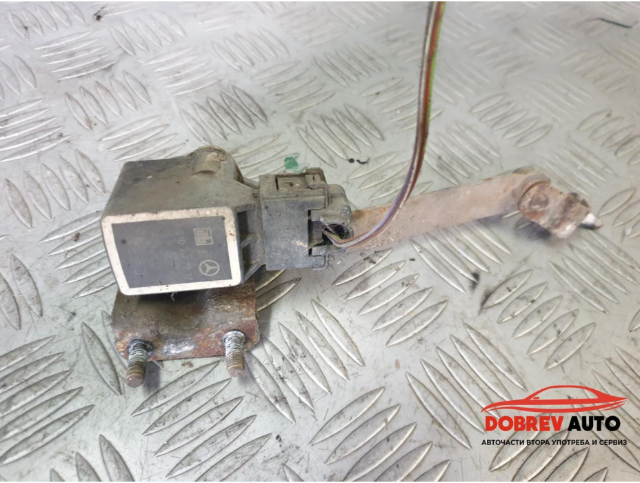 Преден нивомат (кантар) за Mercedes CLS 500 W219