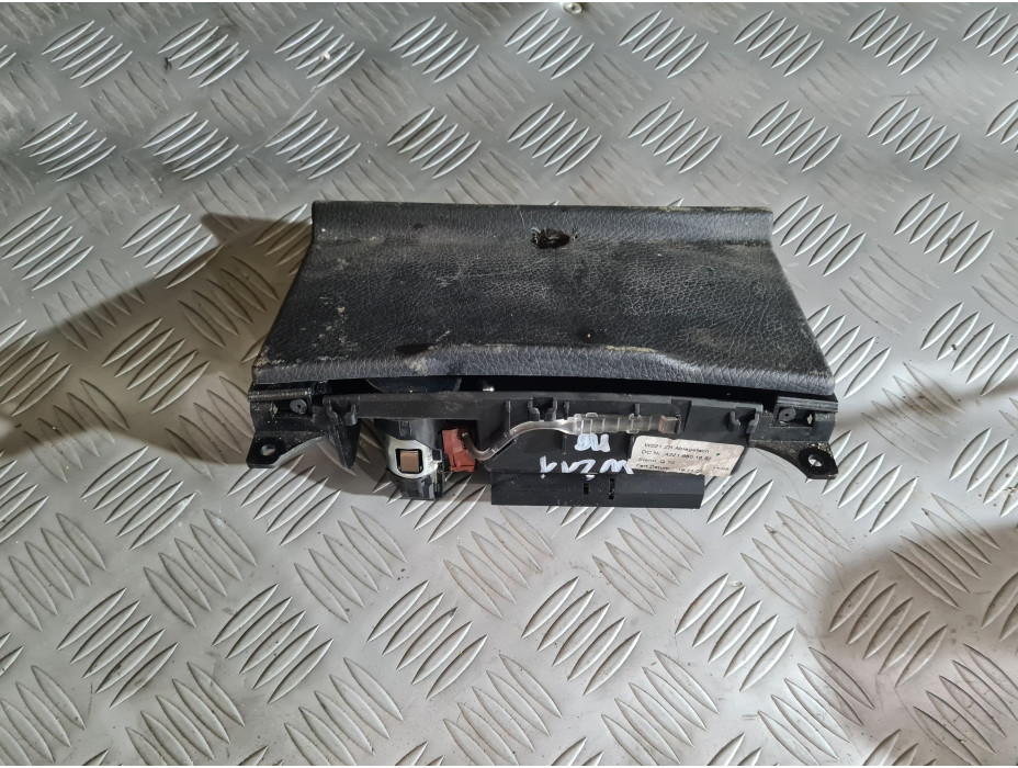 Преден пепелник за Mercedes S 320 CDI W221