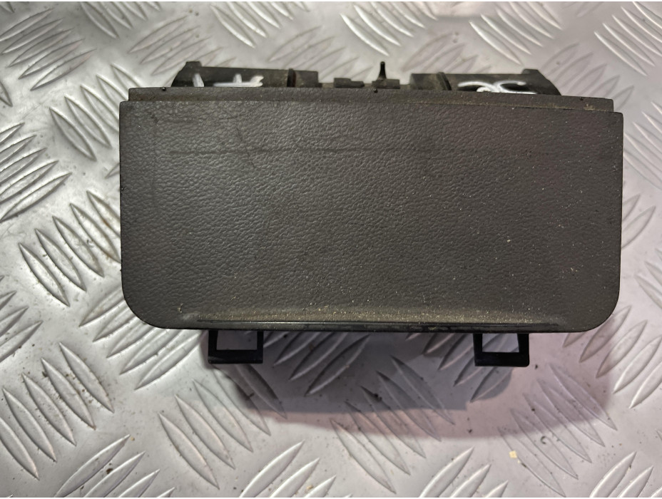 Преден пепелник за Seat Ibiza 6K