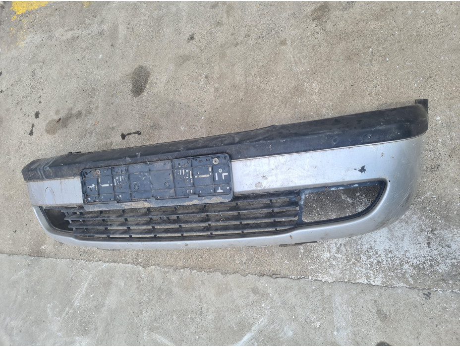 Предна броня за Opel Zafira A 2.2 i 147 к.с. Предна броня за Opel Zafira A 2.2 i 147 к.с.