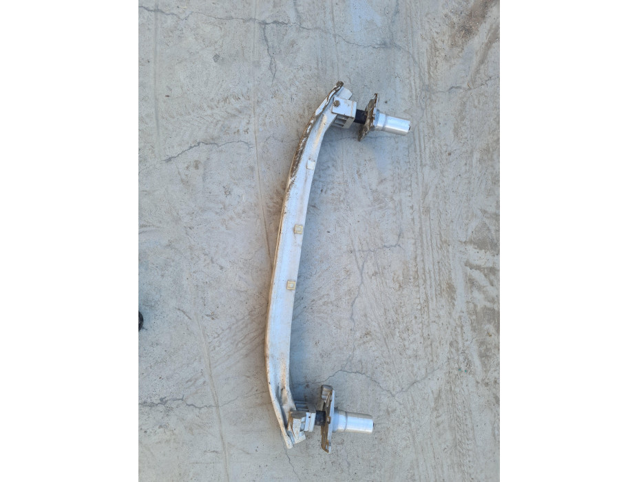 Предна греда за Audi A8 D3 4.2i