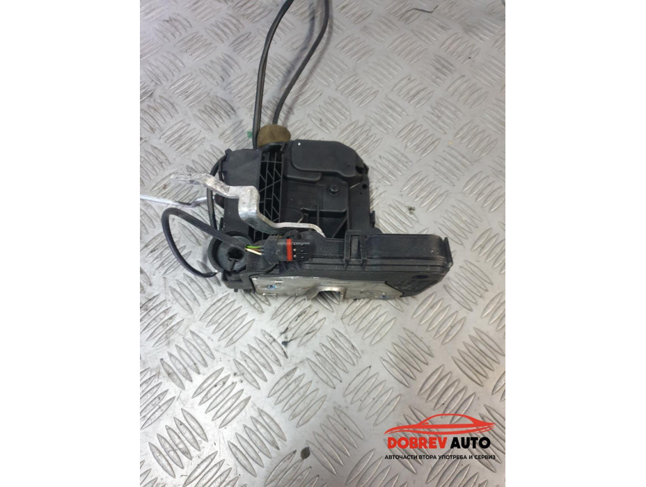 Предна дясна брава (десен волан) Mercedes CLS 500 W219