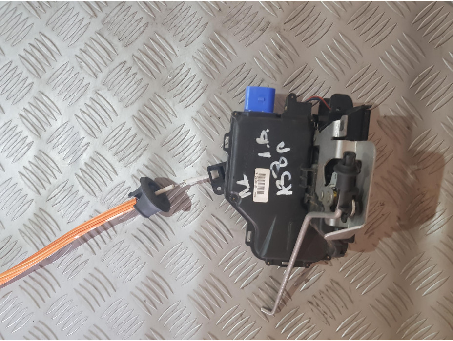 Предна дясна брава за Audi A3 8P Hatchback