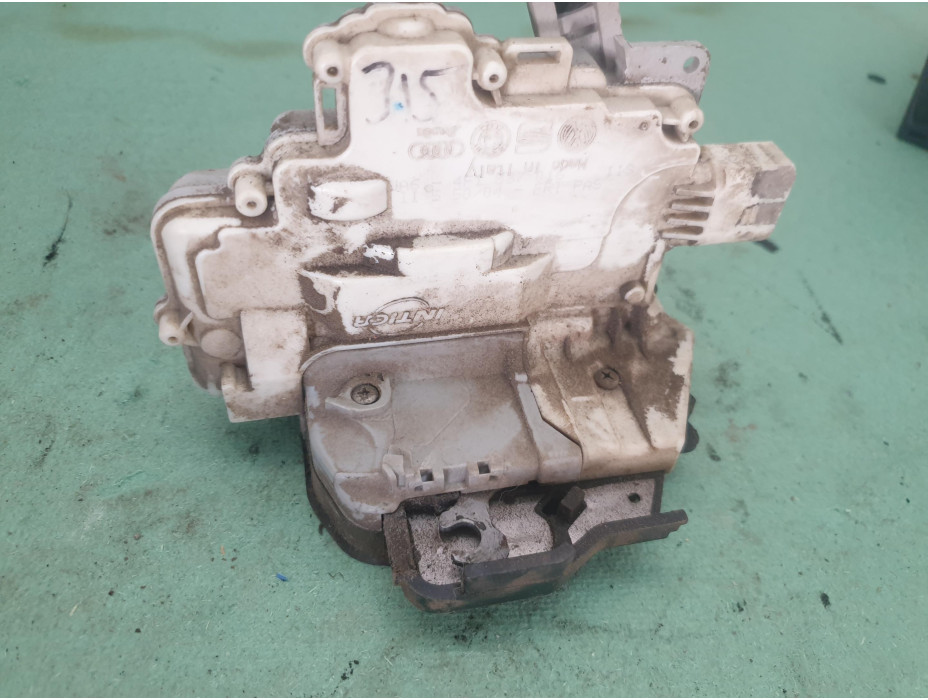 Предна дясна брава за Audi A6 4F