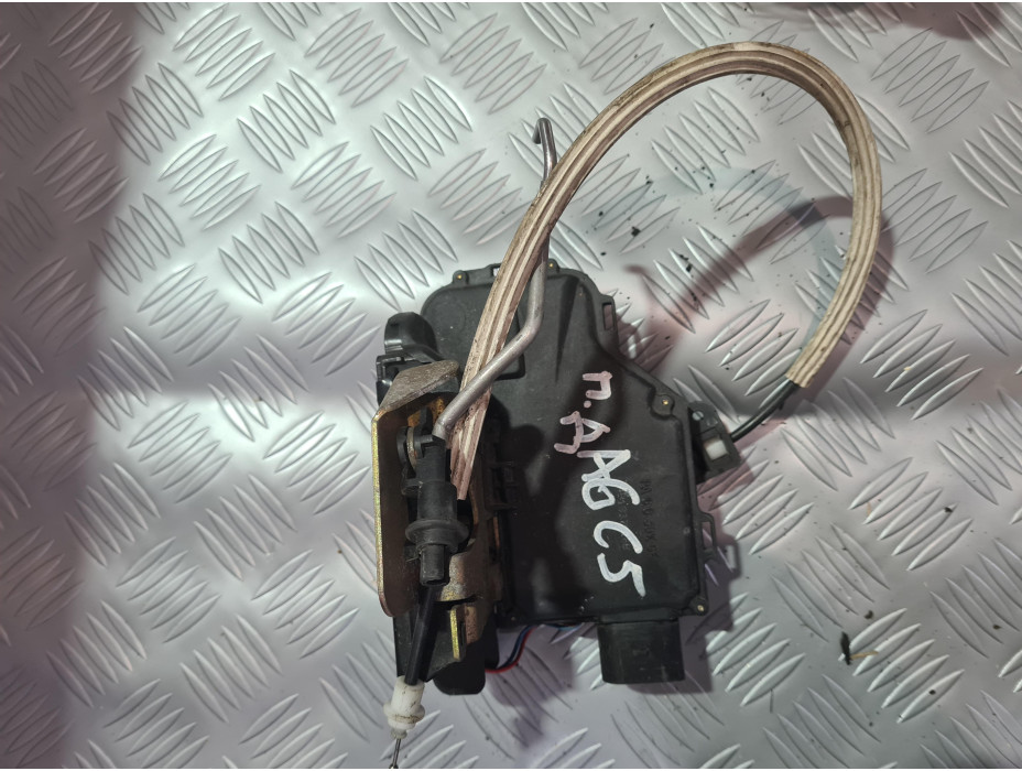 Предна дясна брава за Audi A6 C5