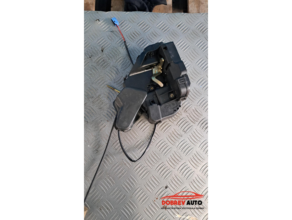 Предна дясна брава за Mercedes C 350 W203