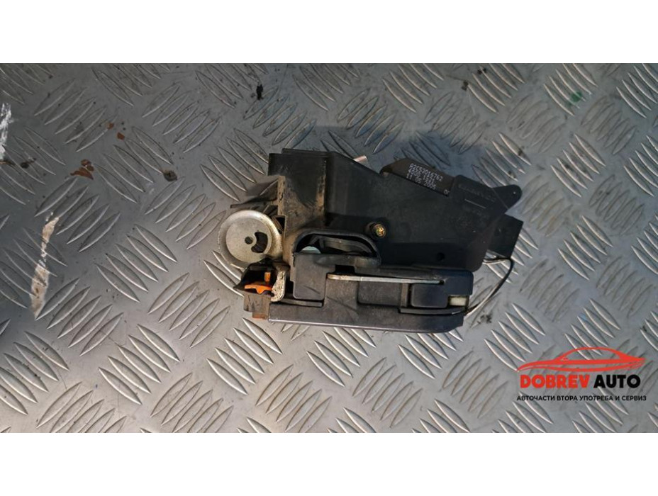 Предна дясна брава за Mercedes Vito W639