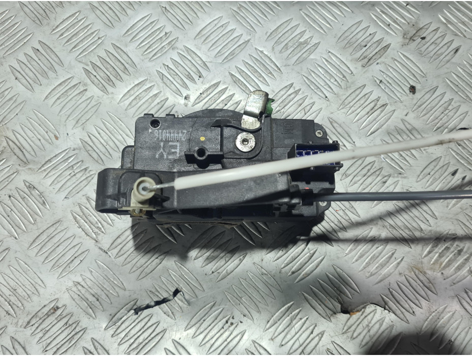 Предна дясна брава за Opel Zafira A 2.2 i 147 к.с.