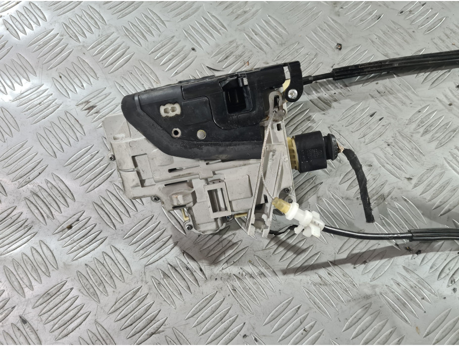 Предна дясна брава за VW Passat B6 2.0 TDI ВМР