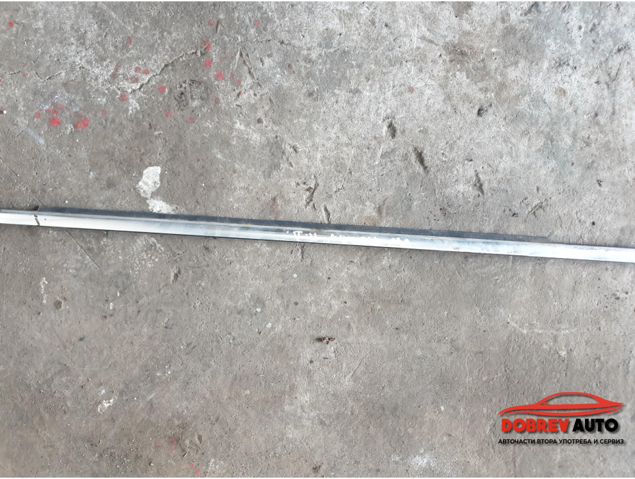 Предна дясна водобранна лайсна за VW Tiguan 5N