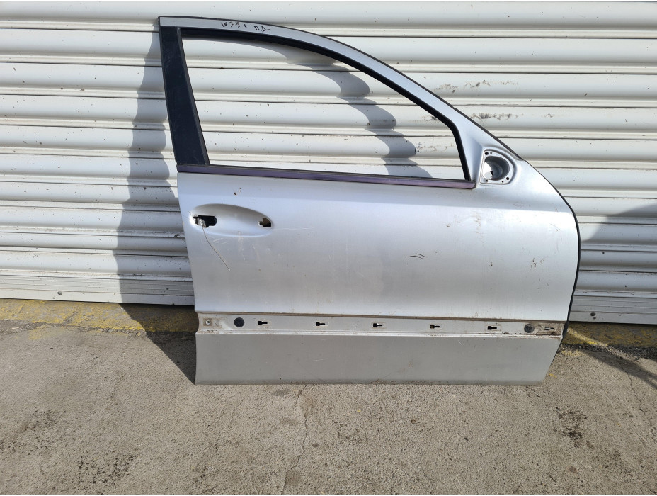 Предна дясна врата за Mercedes E Class W211 Предна дясна врата за Mercedes E Class W211