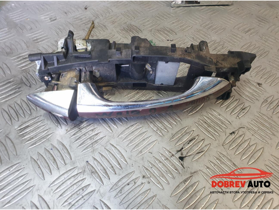 Предна дясна външна дръжка (десен волан) Mercedes CLS 500 W219