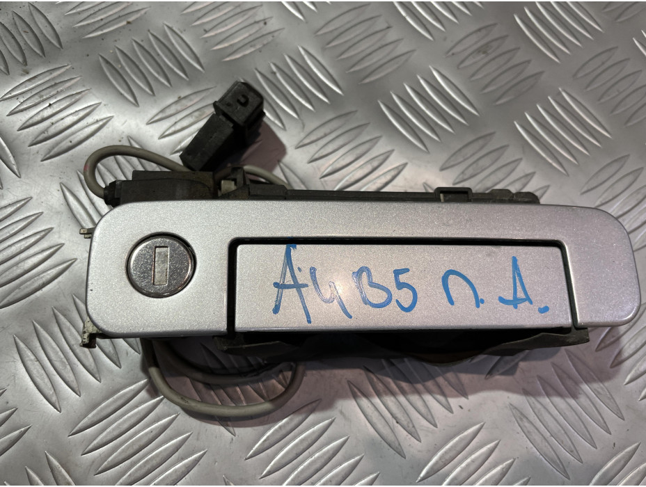 Предна дясна външна дръжка за Audi A4 B5