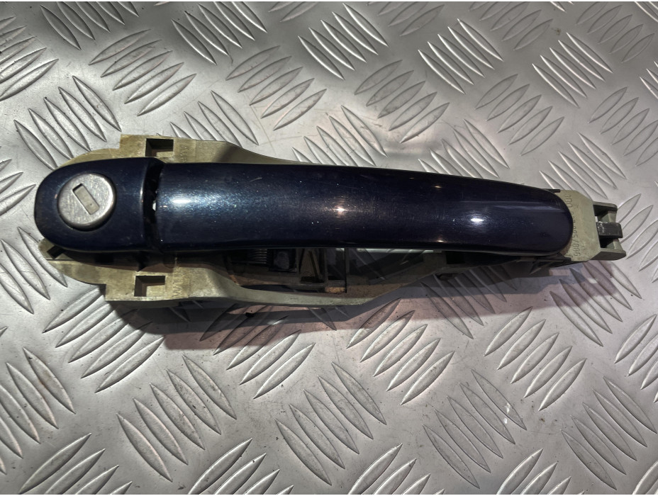 Предна дясна външна дръжка за Volkswagen Passat B5 Предна дясна външна дръжка за Volkswagen Passat B5