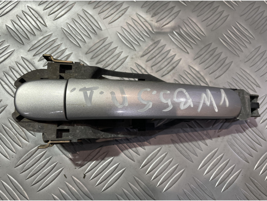 Предна дясна външна дръжка за Фолксваген Пасат Б5.5 комби / VW Passat B5.5  2.5 TDI