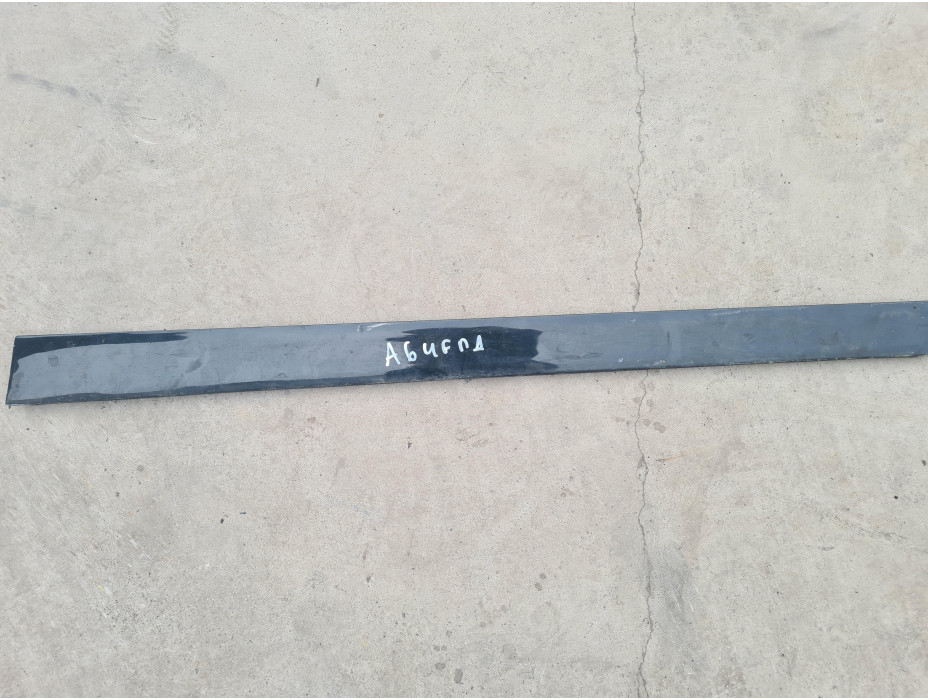 Предна дясна външна лайсна за Audi A6 C6 2.7 TDI Quattro