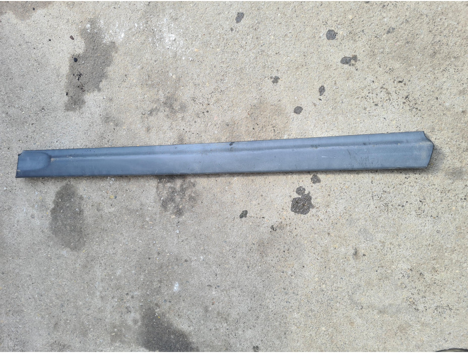 Предна дясна външна лайсна за Opel Zafira A 2.2 i 147 к.с.