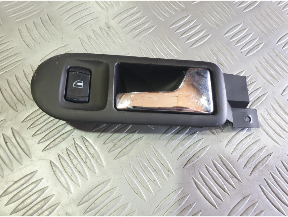 Предна дясна вътрешна дръжка за VW Passat B5 1.8 T комби