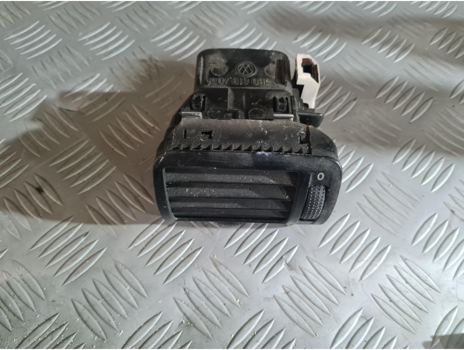 Предна дясна духалка за VW Passat B5