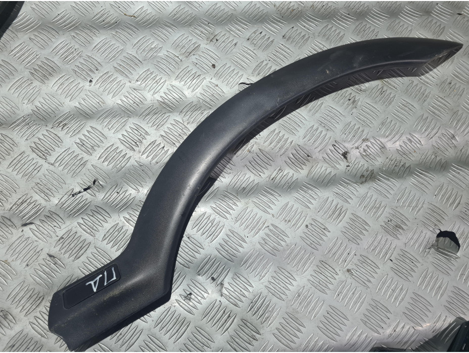 Предна дясна лайсна (Вежда) за Opel Zafira A 2.2 i 147 к.с.