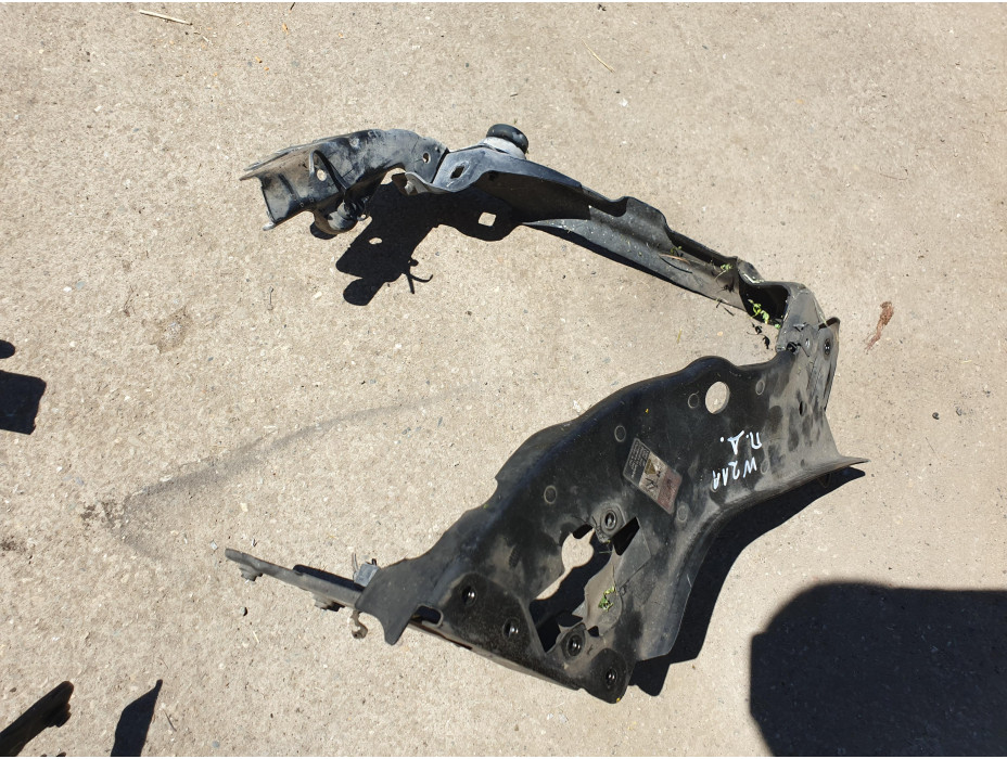 Предна дясна маска за Mercedes E Class W211 2.7CDI Предна дясна маска за Mercedes E Class W211 2.7CDI