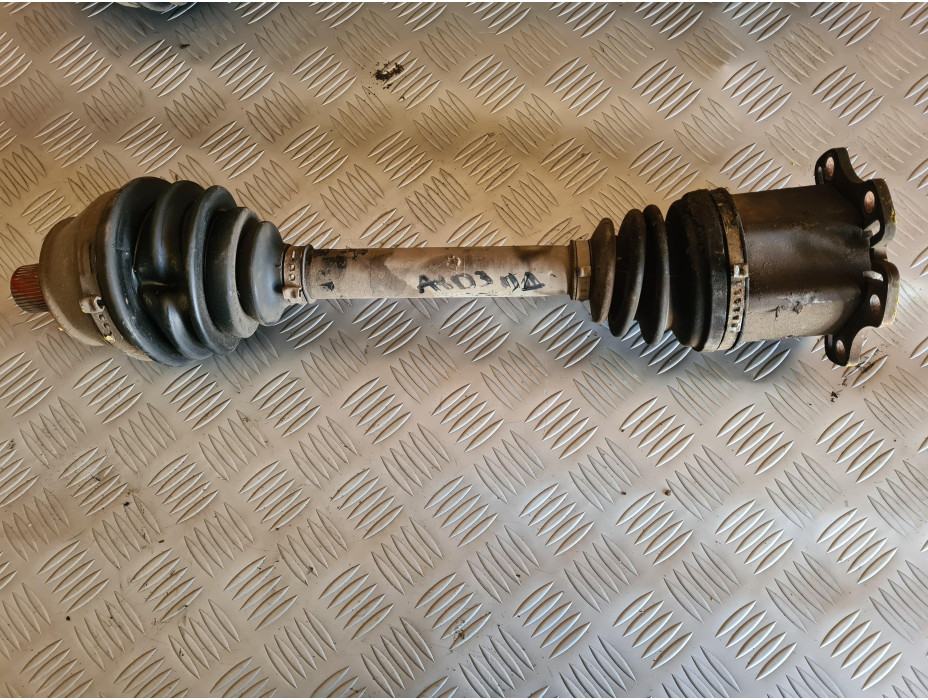 Предна дясна полуоска за Audi A8 D3 4.2i