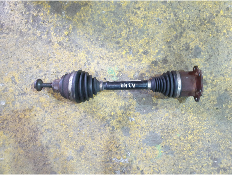 Предна дясна полуоска за Ауди А5 3.0тди / Audi A5 8T 3.0TDI