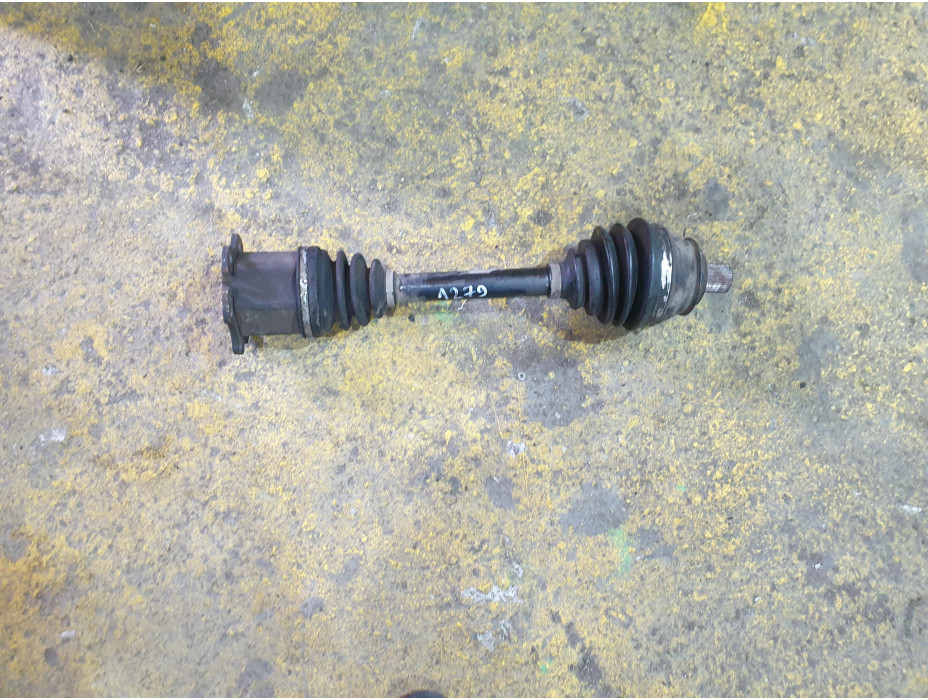 Предна дясна полуоска за Ауди А8 Д3 3.2ФСИ / Audi A8 D3 3.2FSI