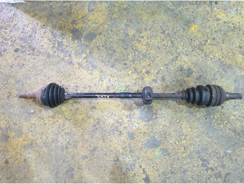 Предна дясна полуоска за Опел Астра Г 2.2и Автомат / Opel Astra G 2.2i Automat