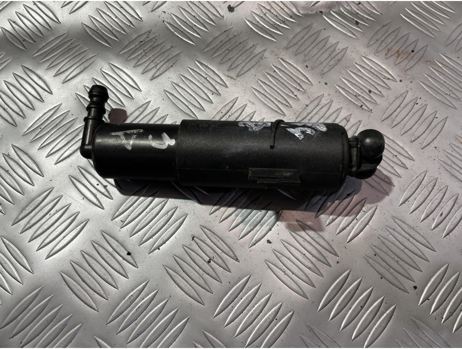 Предна дясна пръскалка за фар за Audi A4 B8