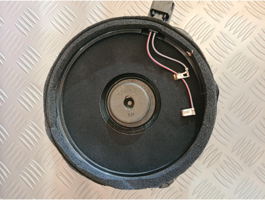 Предна дясна тонколона Bose за Audi A8 D3 4.2i Предна дясна тонколона Bose за Audi A8 D3 4.2i