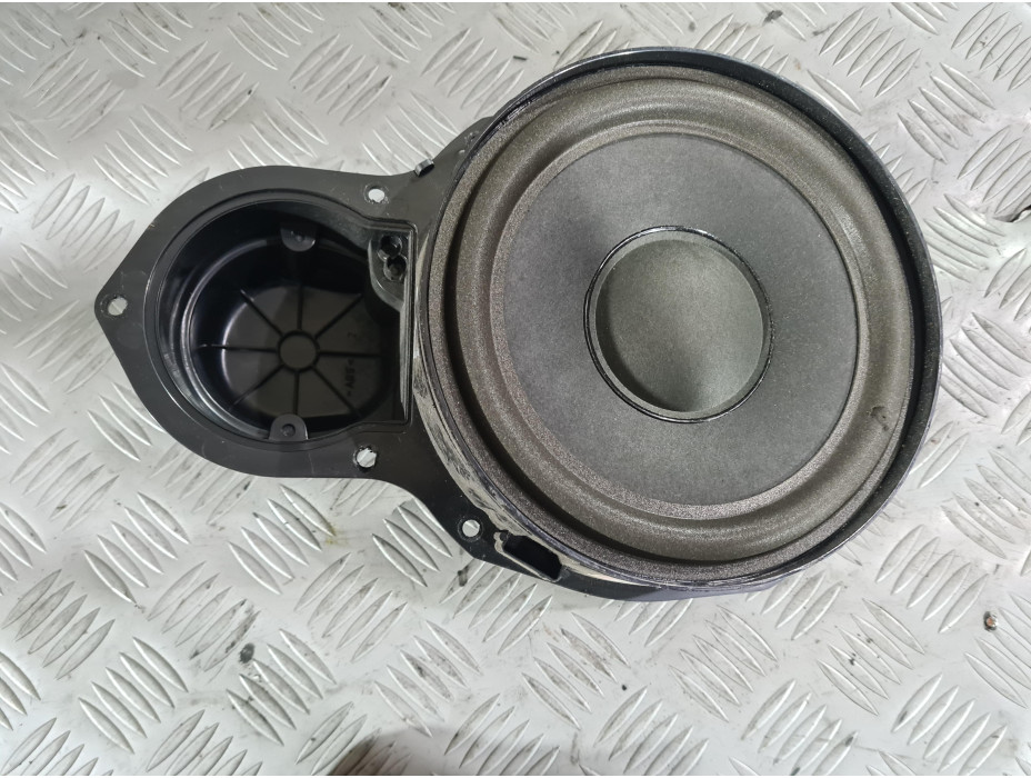 Предна дясна тонколона за VW Passat B6 2.0 TDI ВМР