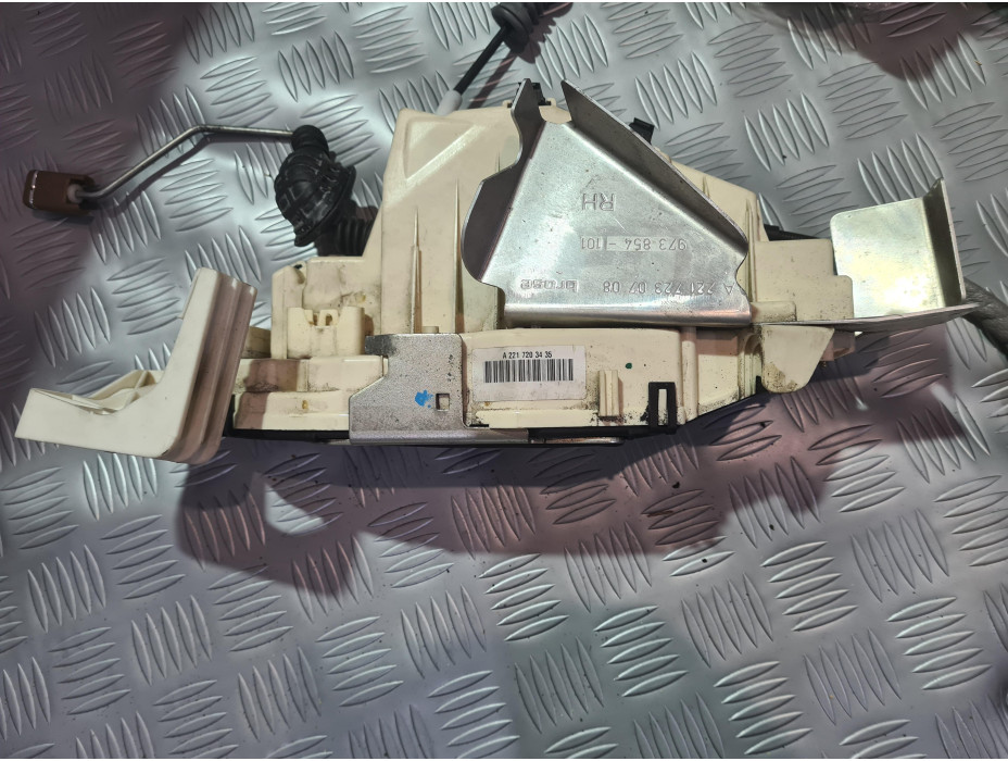 Предна лява брава за Mercedes S Class W221, KeyLess Go, вакуум - Десен волан